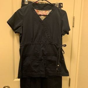KOI scrubs Navy blue. Size small